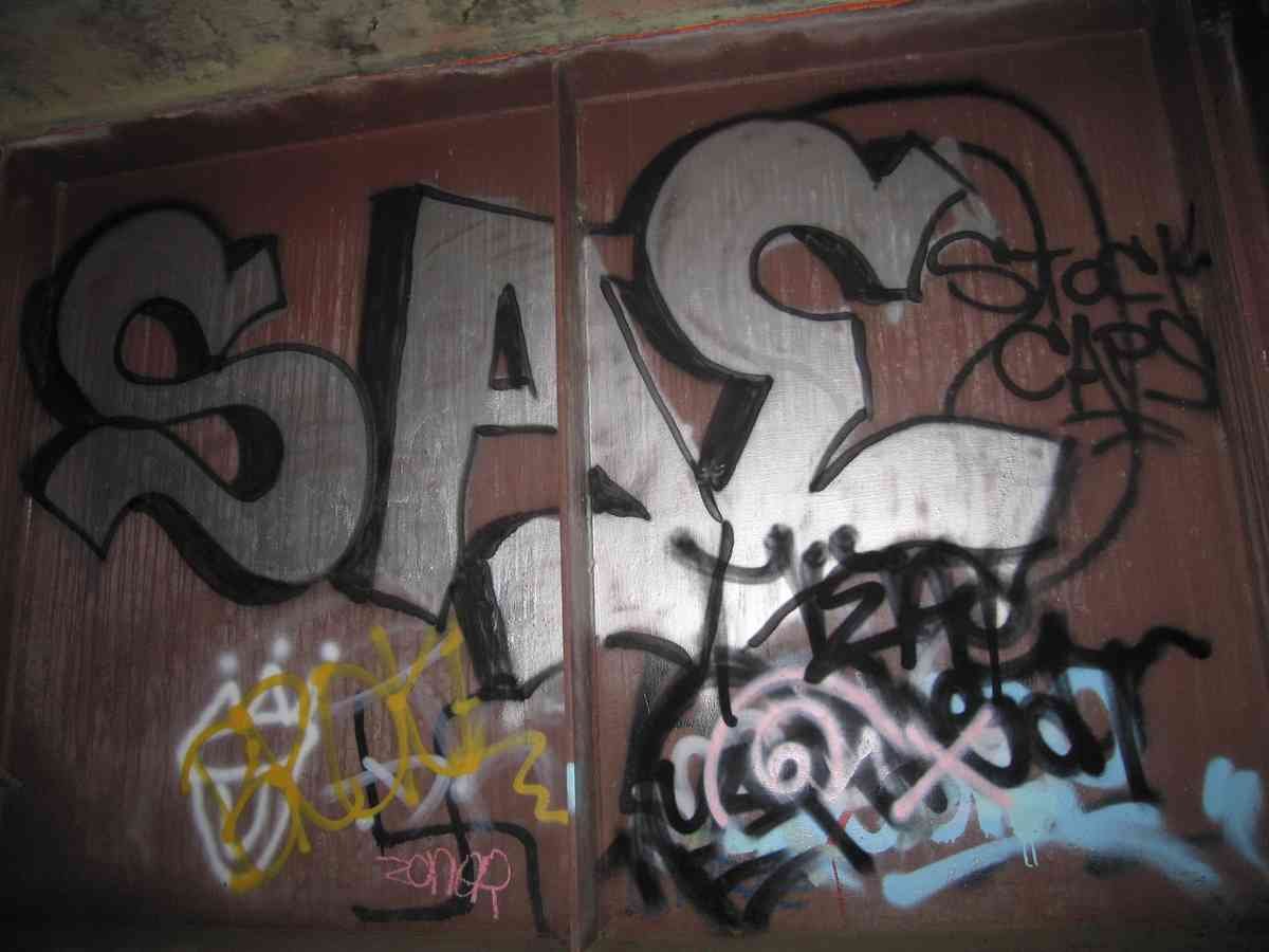 Graffiti Murals Street Art 320 15102539 A4 Photo Print