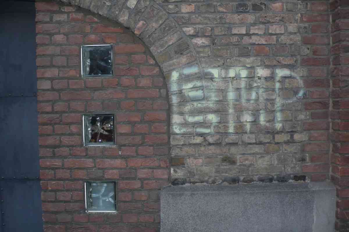 Graffiti Murals Street Art 367 EMP Graffiti an Mehlemer Kirche A4 Photo Print