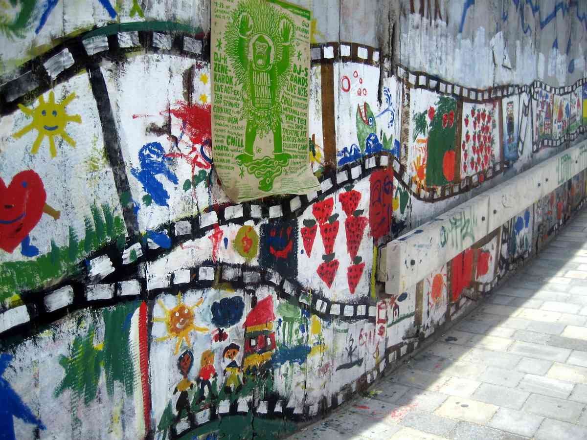 Graffiti Street Art photo Murals A4 275 (951) A4 Photo Print