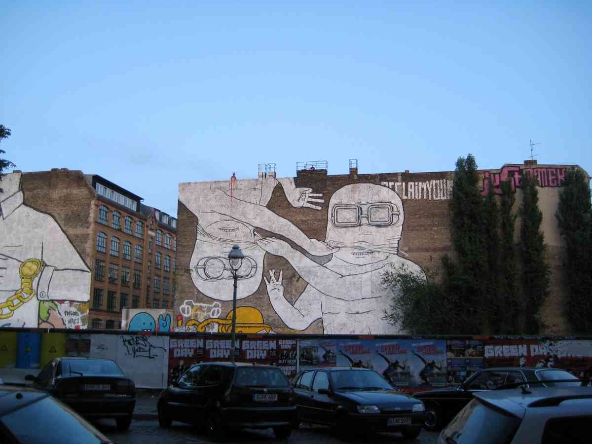 Graffiti Street Art photo Murals A4 282 blu  0250 A4 Photo Print