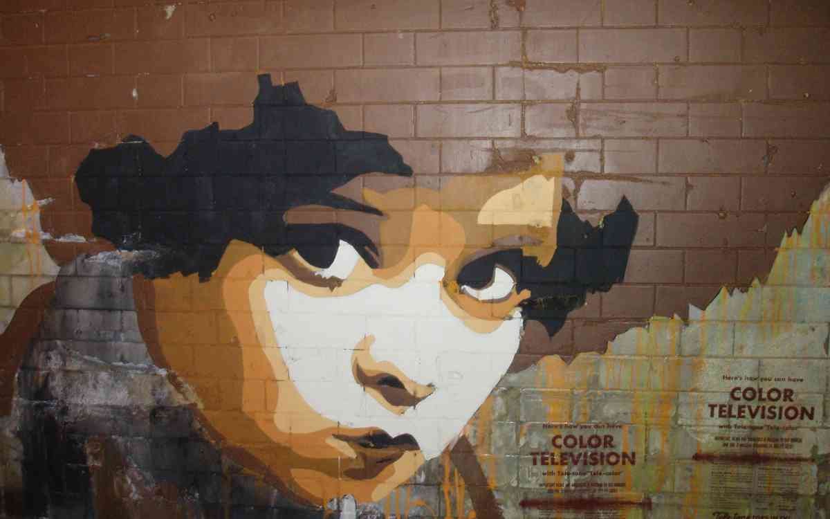 Graffiti Street Art photo Murals A4 347 (983) A4 Photo Print