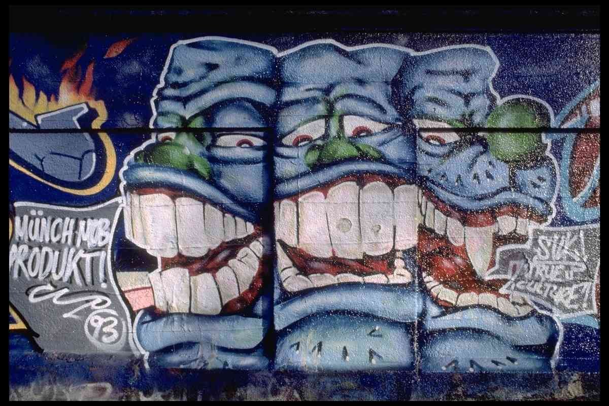 Graffiti Street Art photo Murals A4 374 (904) A4 Photo Print