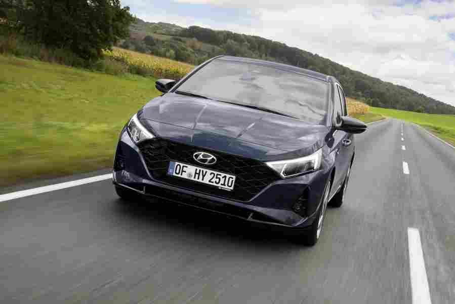 HYUNDAI i20 6744 42 Car A4 Photo Print