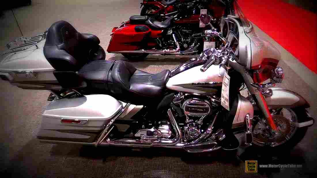 Harley Davidson CVO Limited 2017 2 motorbike A4 Photo Print
