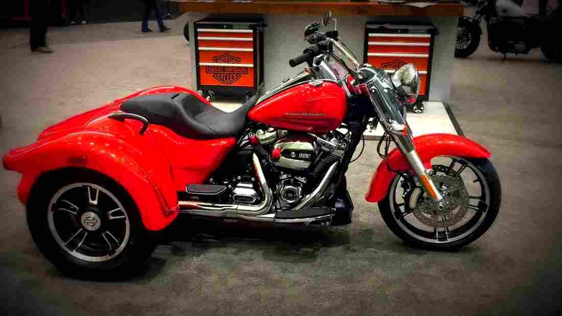 Harley Davidson Freewheeler 2017 1 motorbike A4 Photo Print