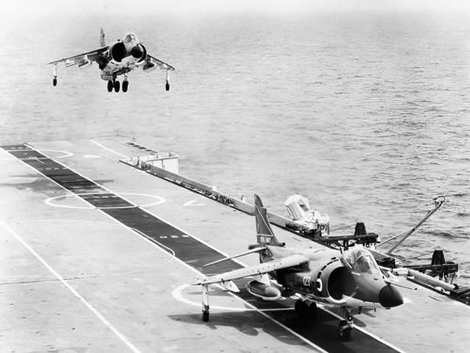 Hawker Siddeley Harrier 7 A4 Photo Print