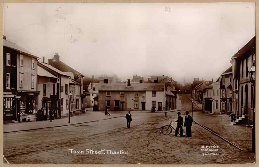 High Street Road Uk Ees11660 Vintage A4 Photo Print