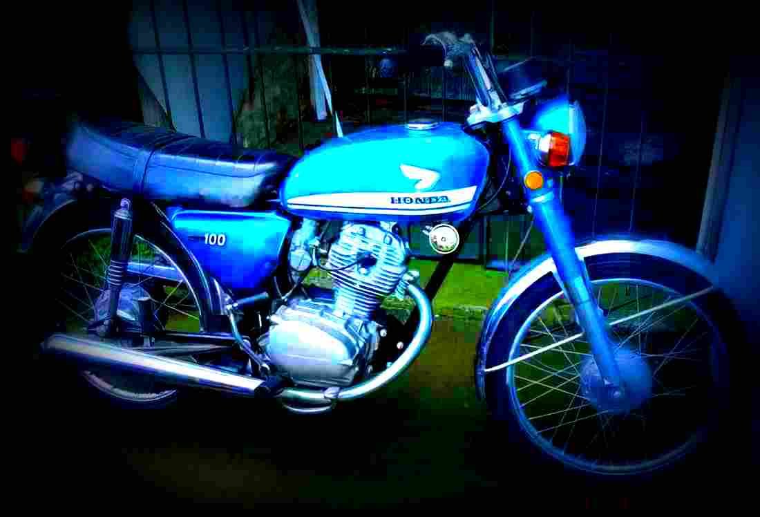 Honda CB 100 1972 1 motorbike A4 Photo Print