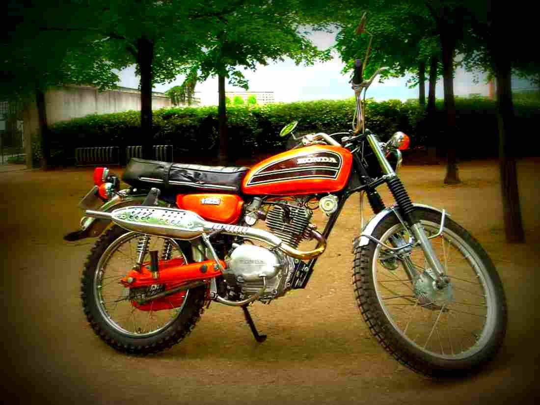 Honda CB 125 1971 4 motorbike A4 Photo Print