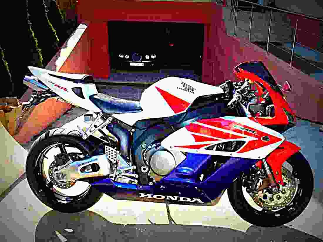 Honda CBR 1000 RR 2004 4 motorbike A4 Photo Print