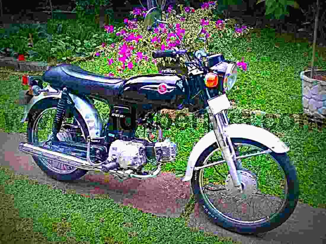 Honda CD 50 Benly 2002 5 motorbike A4 Photo Print