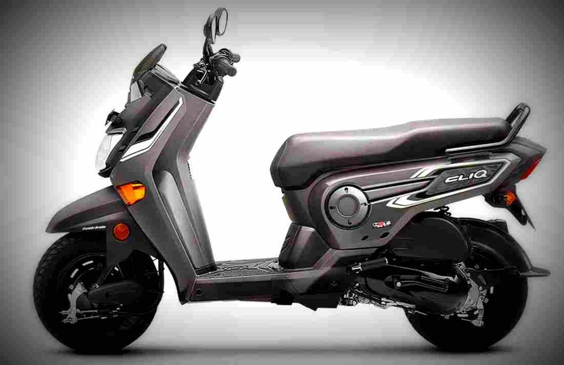 Honda CliQ 2018 1 motorbike A4 Photo Print