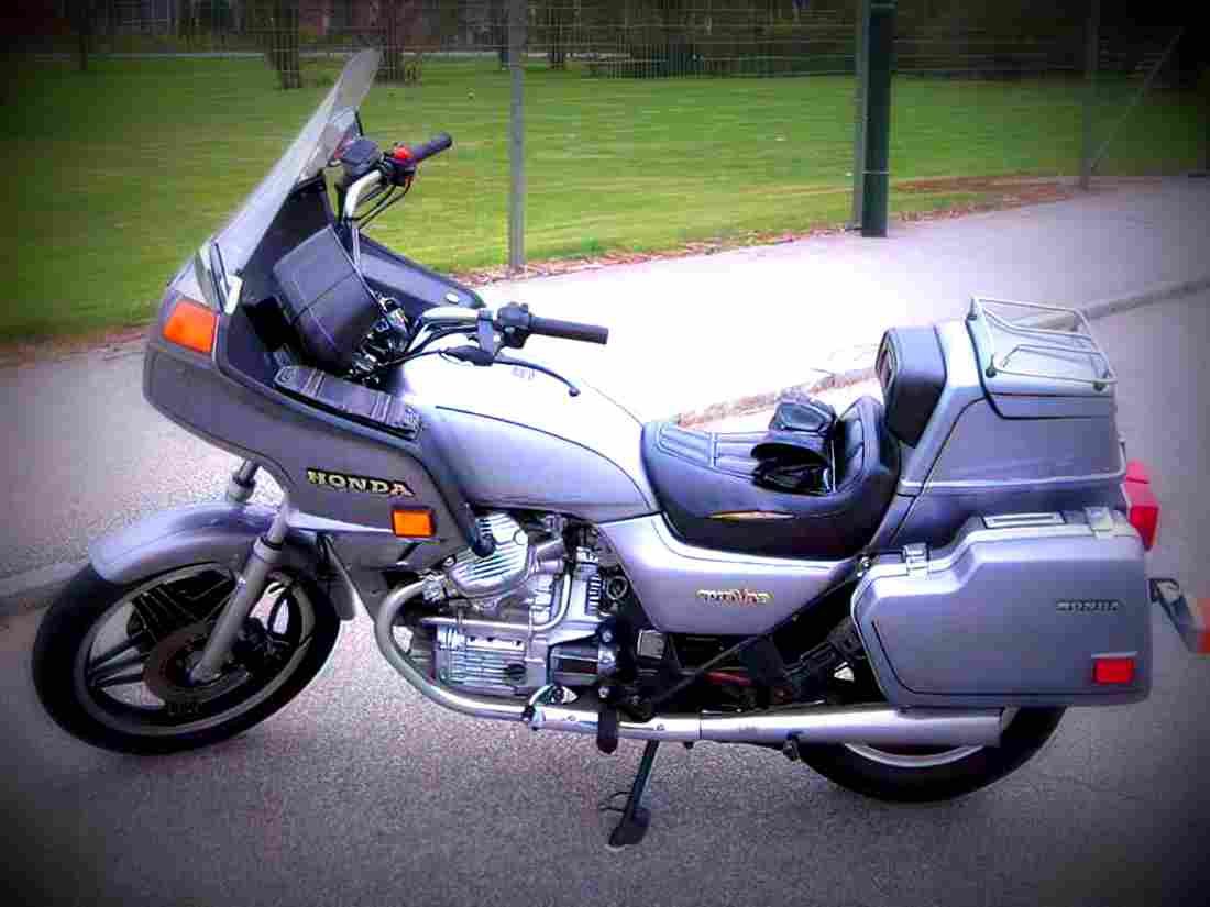 Honda GL 500 Silver Wing (reduced effect) 1982 4 motorbike A4 Photo Print