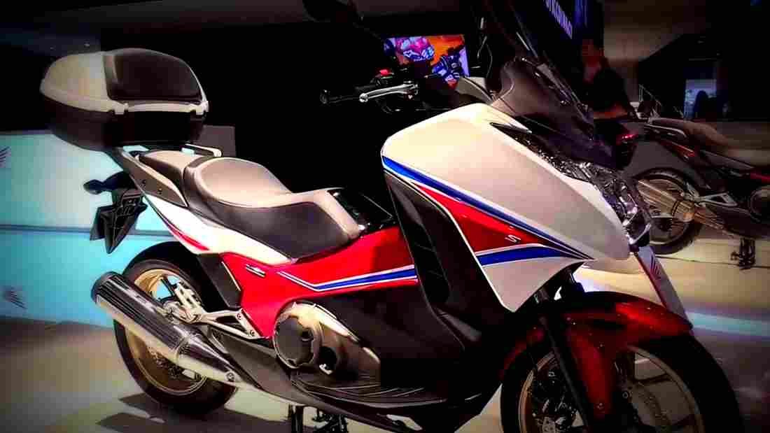Honda Integra 2018 4 motorbike A4 Photo Print