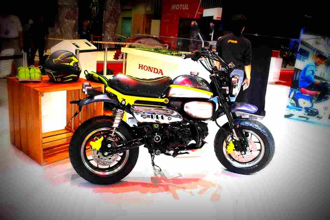 Honda Monkey 2017 2 motorbike A4 Photo Print