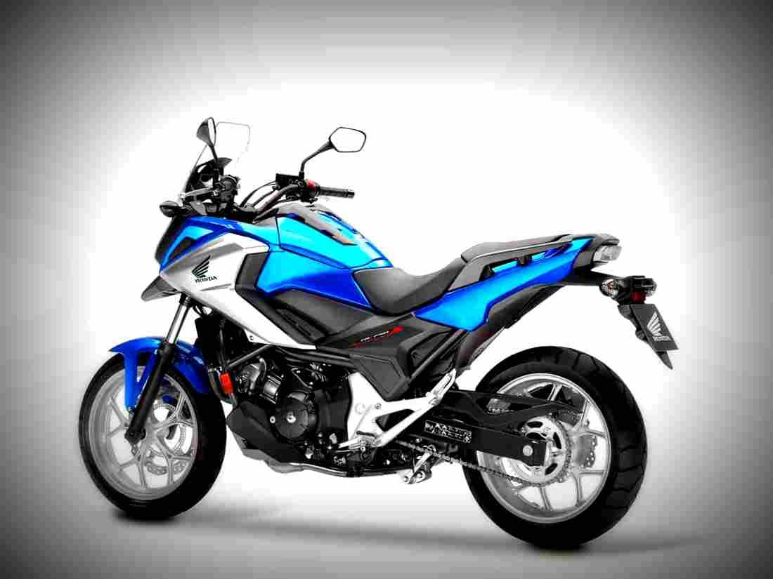 Honda NC700X 2018 4 motorbike A4 Photo Print