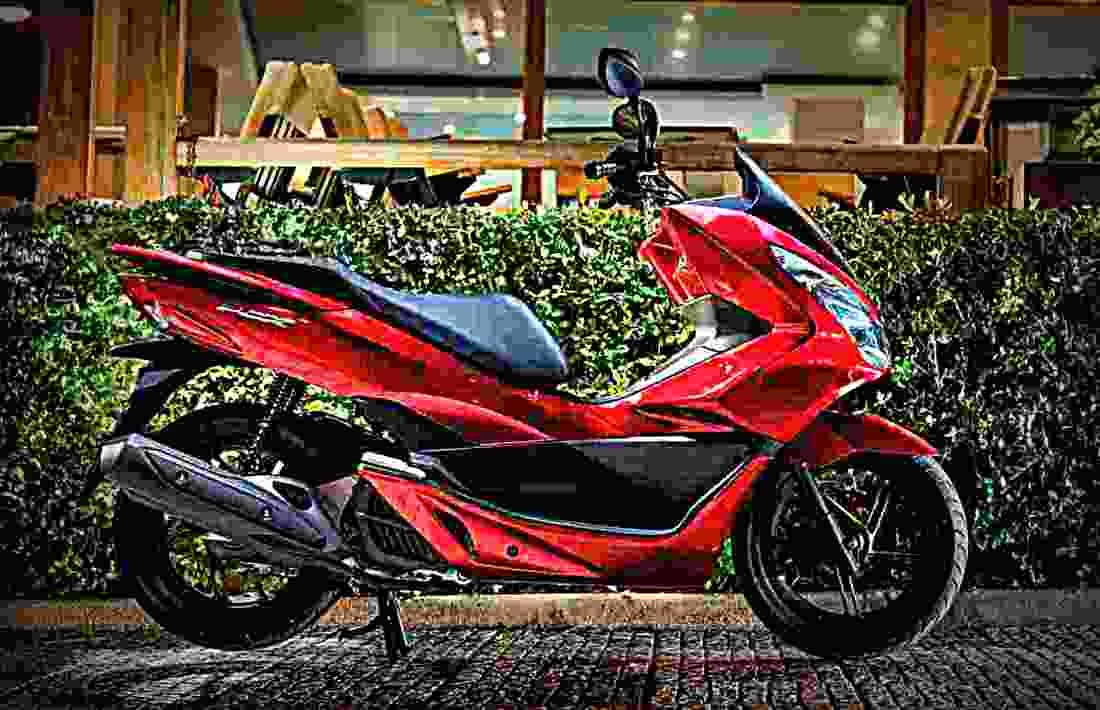 Honda PCX 125 2017 1 motorbike A4 Photo Print