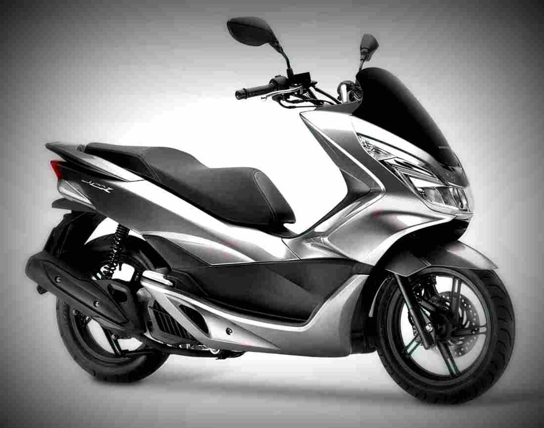 Honda PCX 125 2017 3 motorbike A4 Photo Print