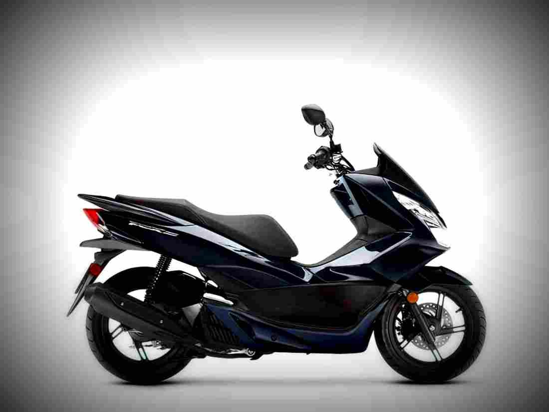 Honda PCX150 2018 2 motorbike A4 Photo Print