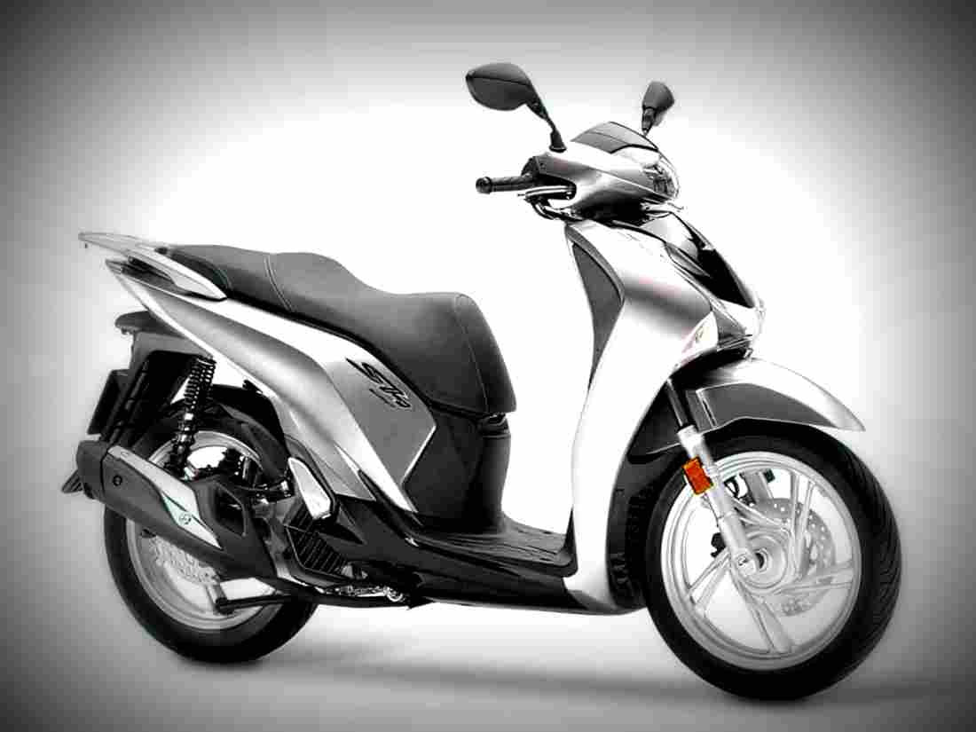 Honda SH125i 2019 2 motorbike A4 Photo Print