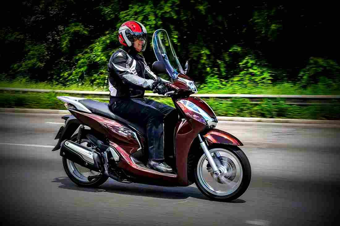 Honda SH300i 2019 2 motorbike A4 Photo Print
