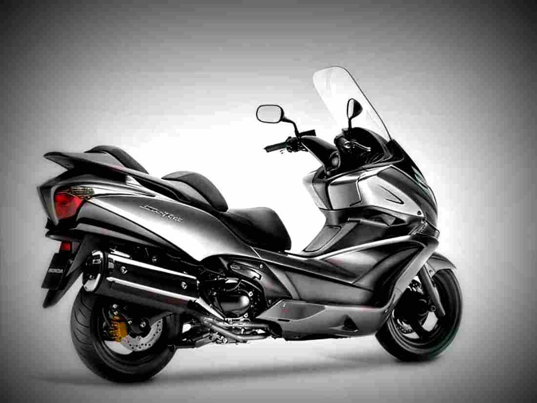 Honda Silver Wing 600 2006 1 motorbike A4 Photo Print