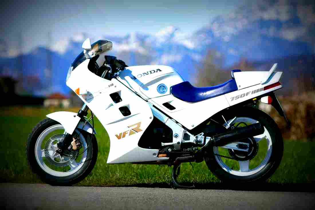 Honda VFR 750 F 1986 6 motorbike A4 Photo Print