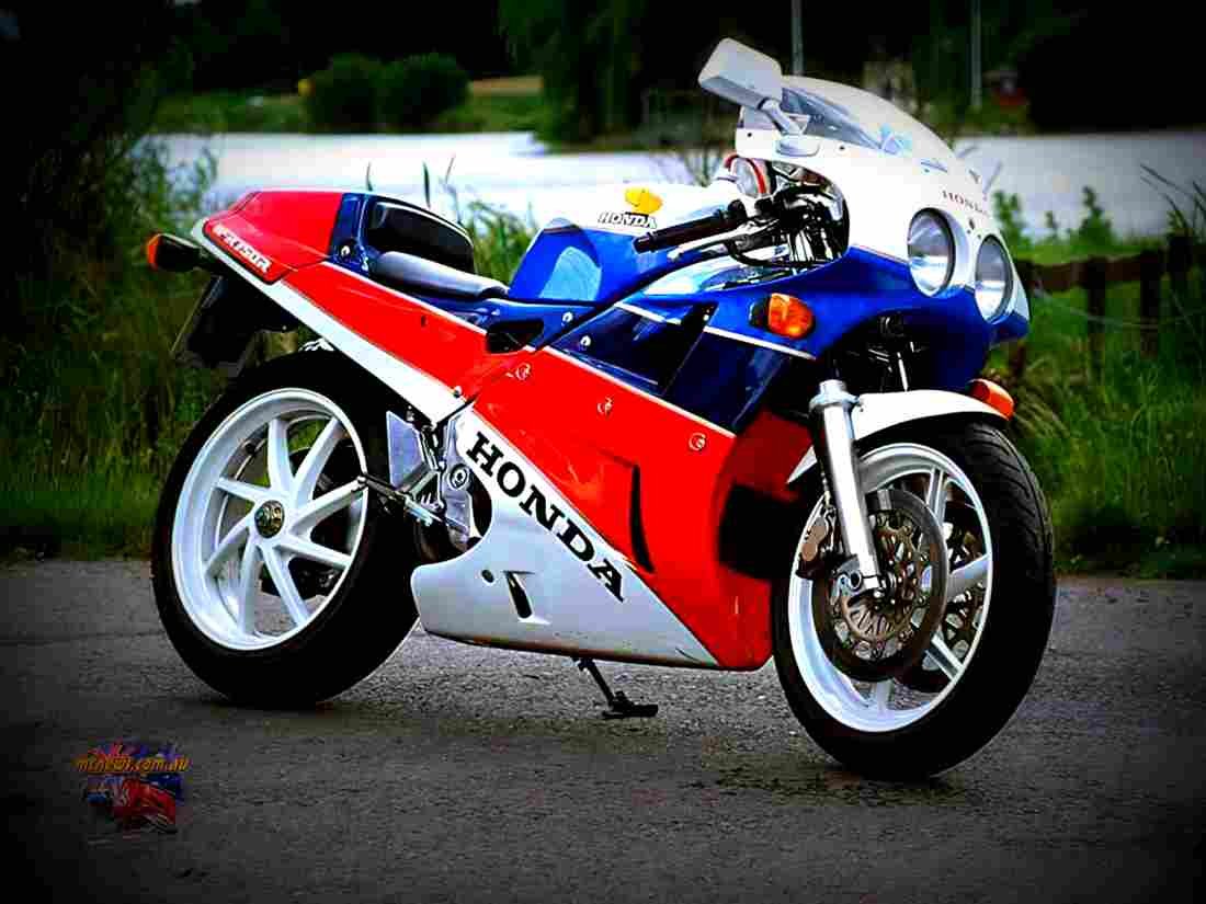 Honda VFR 750 F 1988 6 motorbike A4 Photo Print