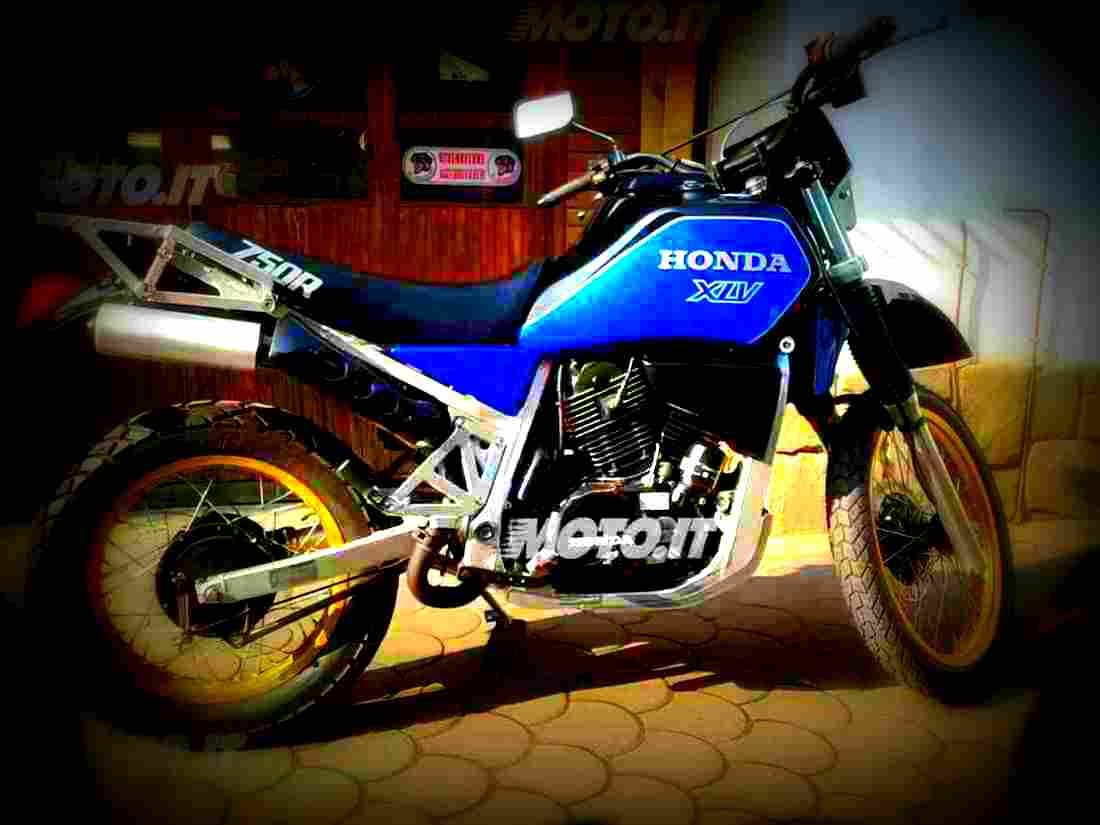 Honda XLV 750 R 1985 5 motorbike A4 Photo Print