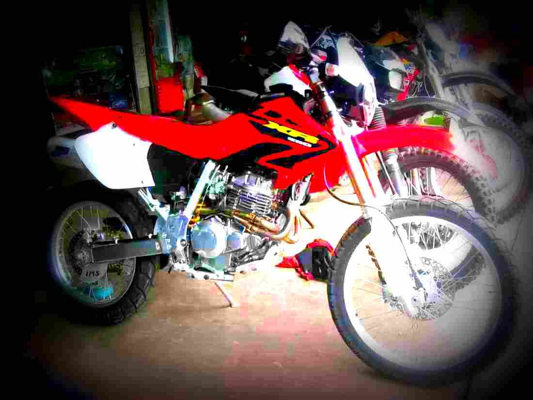 Honda XR 100 R 2003 4 motorbike A4 Photo Print
