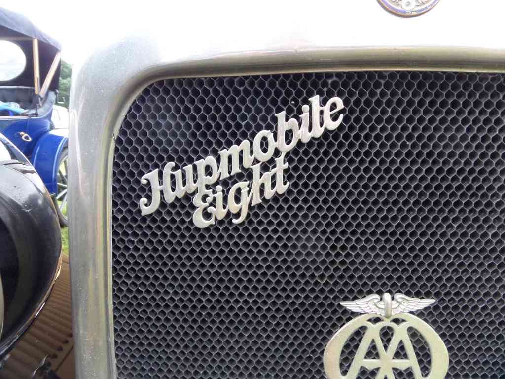 Hupmobile Eight Bonnet Grille 2534 A4 Photo Print