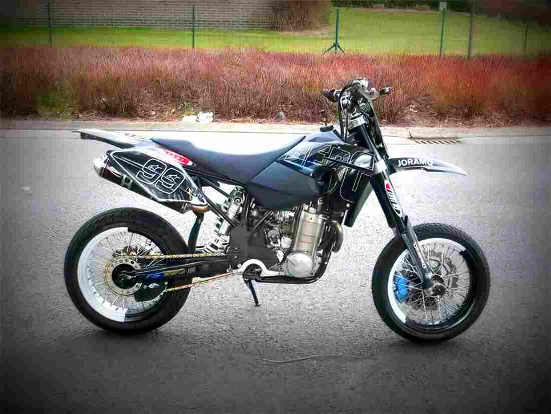 Husaberg FS 650 E Supermoto 2001 5 motorbike A4 Photo Print