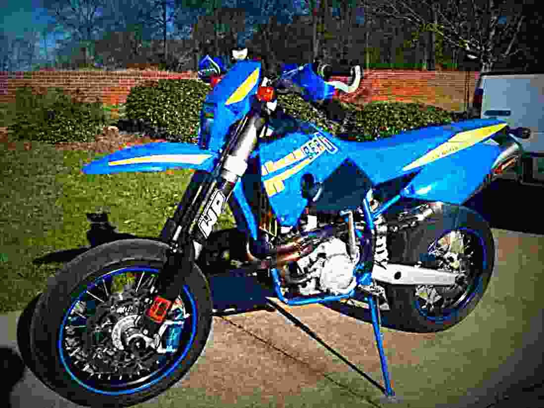 Husaberg FS 650 E Supermoto 2001 6 motorbike A4 Photo Print