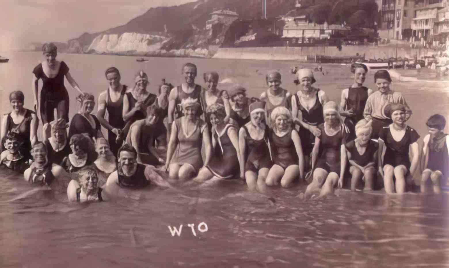 Isle of Wight Bathing Scene Vintage A4 Photo Print