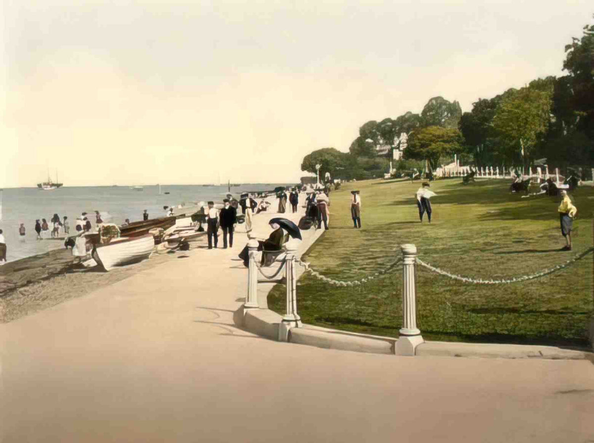 Isle of Wight Cowes The Green II Vintage A4 Photo Print