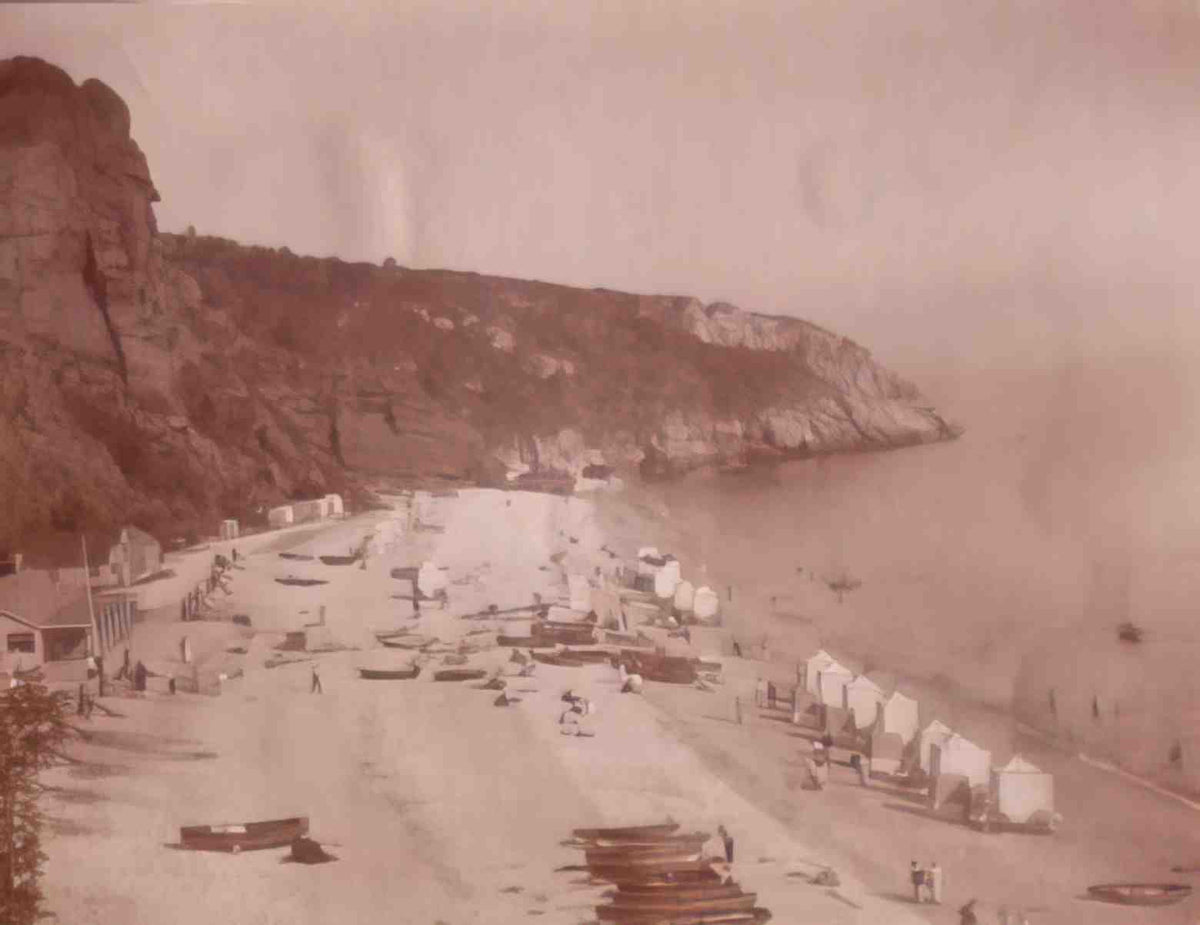 Isle of Wight a Beach and Bathing Huts Vintage A4 Photo Print