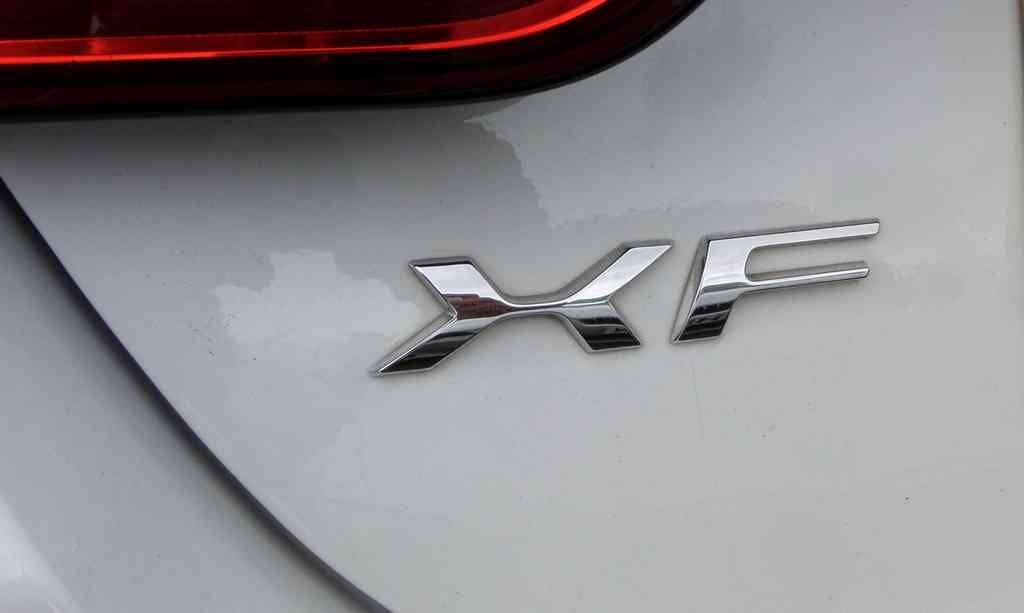 Jaguar Boot XF White 2563 A4 Photo Print