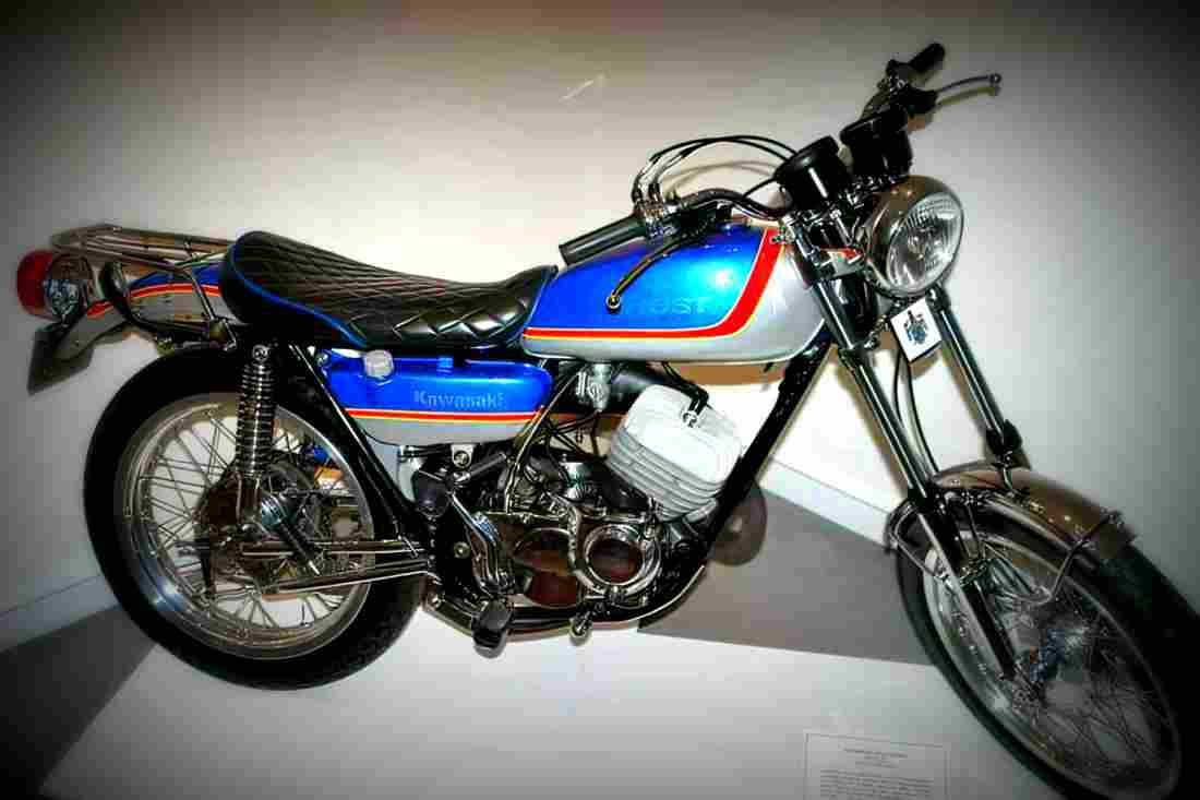 Kawasaki 125 F 6 1972 3 motorbike A4 Photo Print
