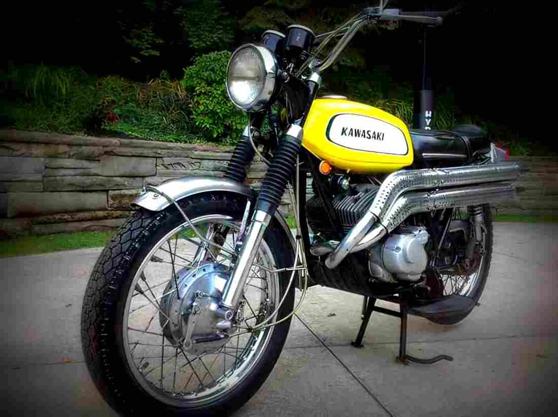 Kawasaki A7 Avenger 1970 4 motorbike A4 Photo Print