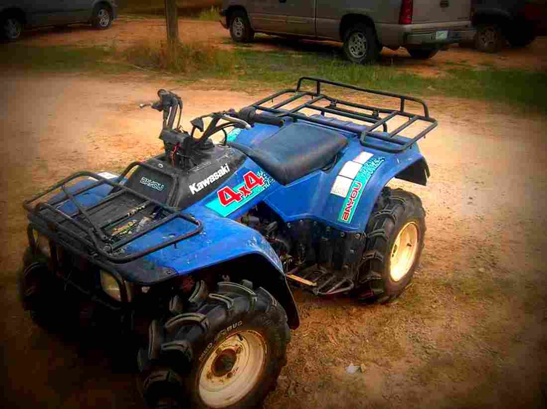 Kawasaki BAYOU 300 4x4 2000 3 motorbike A4 Photo Print