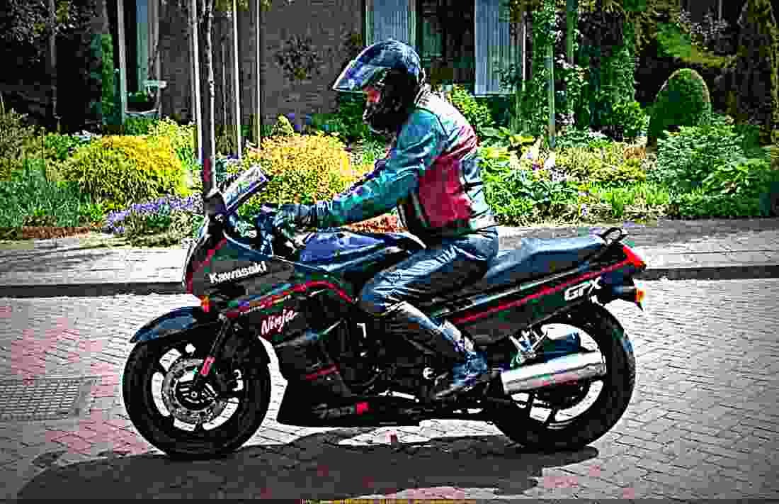 Kawasaki GPX 750 R 1988 3 motorbike A4 Photo Print