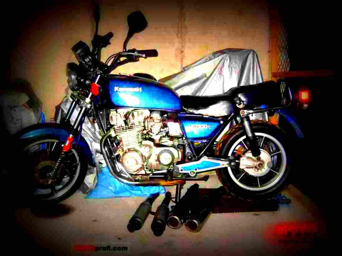 Kawasaki GPZ 1100 1982 6 motorbike A4 Photo Print