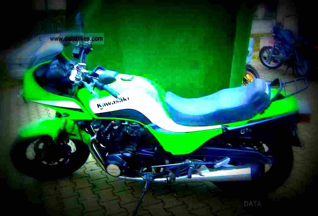 Kawasaki GPZ 1100 1985 1 motorbike A4 Photo Print