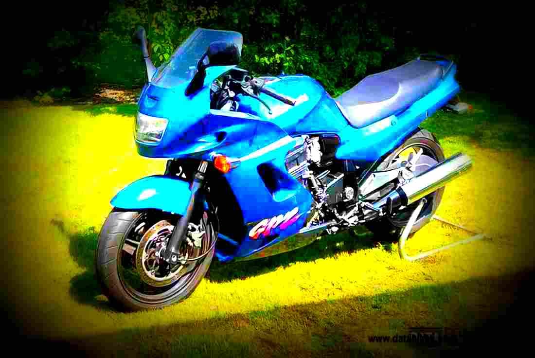 Kawasaki GPZ 1100 1996 1 motorbike A4 Photo Print