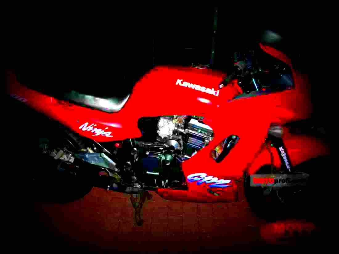 Kawasaki GPZ 1100 (reduced effect) 1983 1 motorbike A4 Photo Print