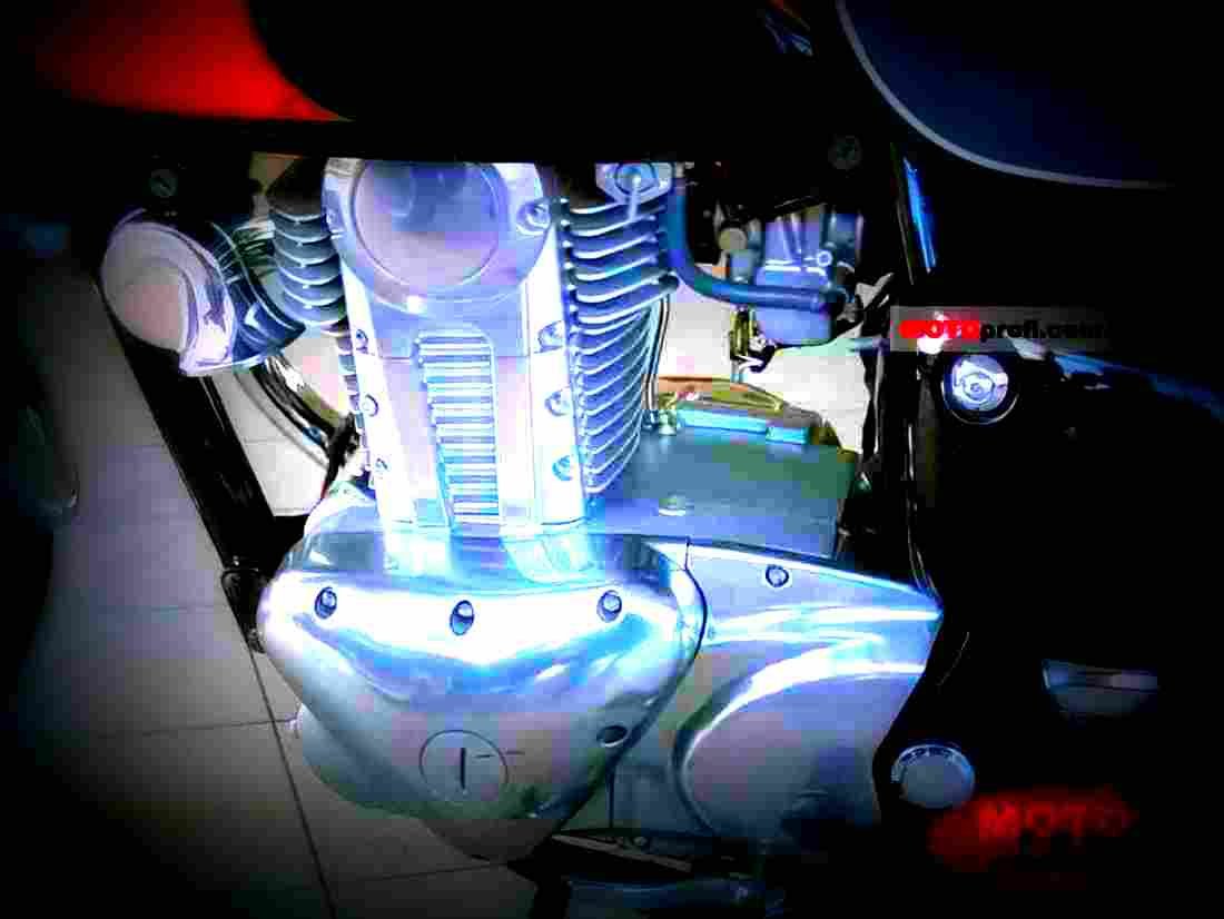 Kawasaki GPZ 1100 (reduced effect) 1983 5 motorbike A4 Photo Print