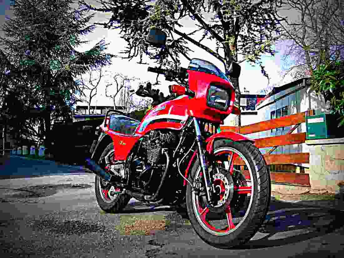 Kawasaki GPZ 550 1981 5 motorbike A4 Photo Print
