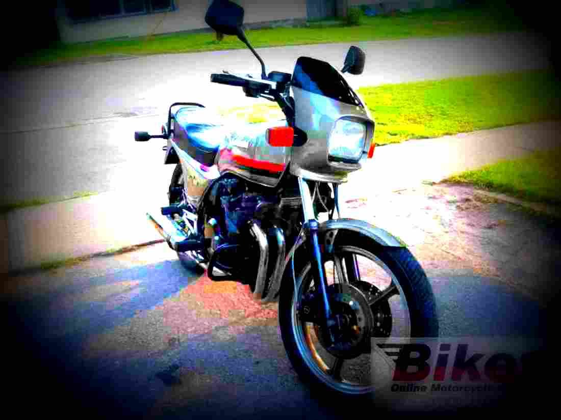 Kawasaki GPZ 550 1982 3 motorbike A4 Photo Print