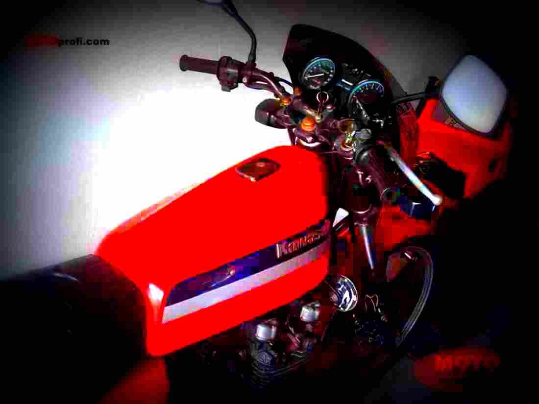 Kawasaki GPZ 550 1983 6 motorbike A4 Photo Print