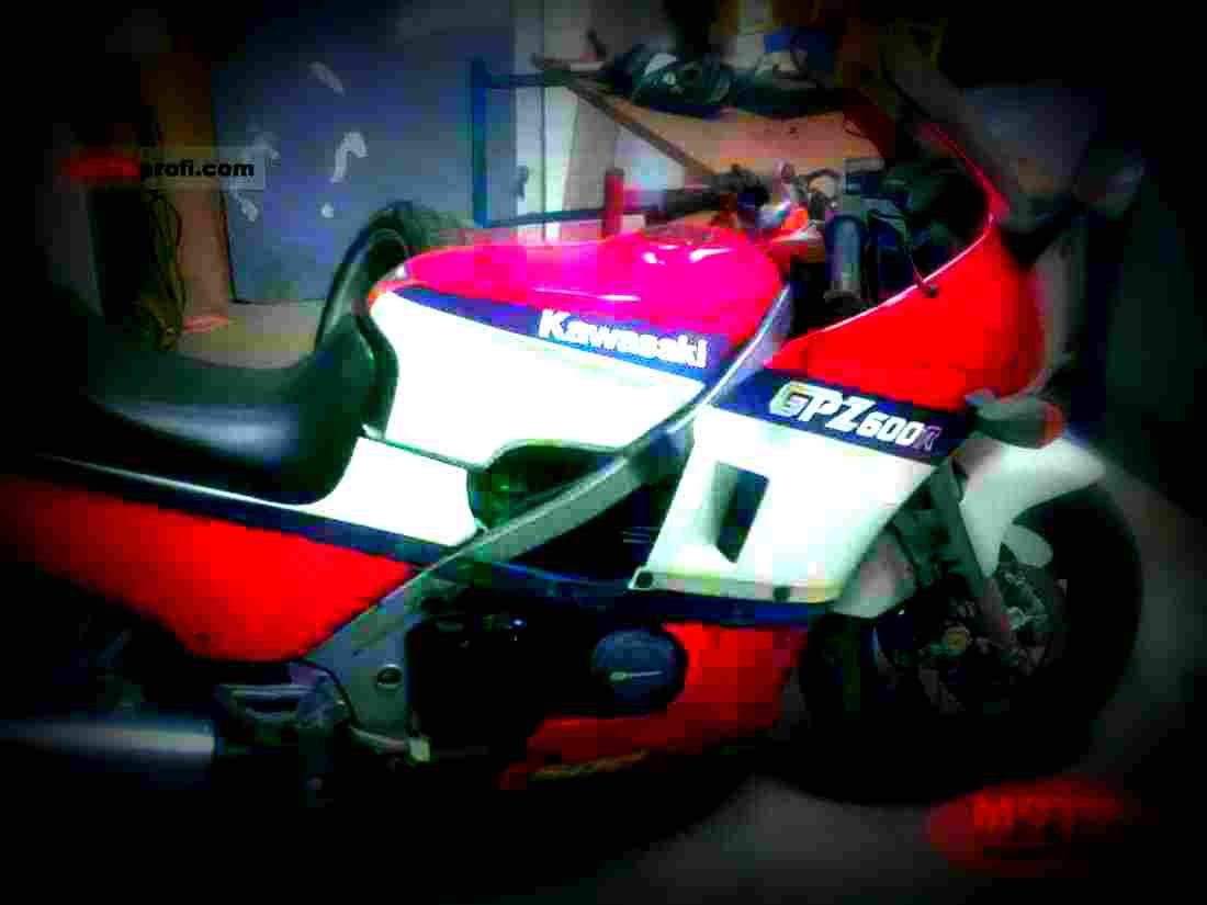 Kawasaki GPZ 600 R 1987 1 motorbike A4 Photo Print